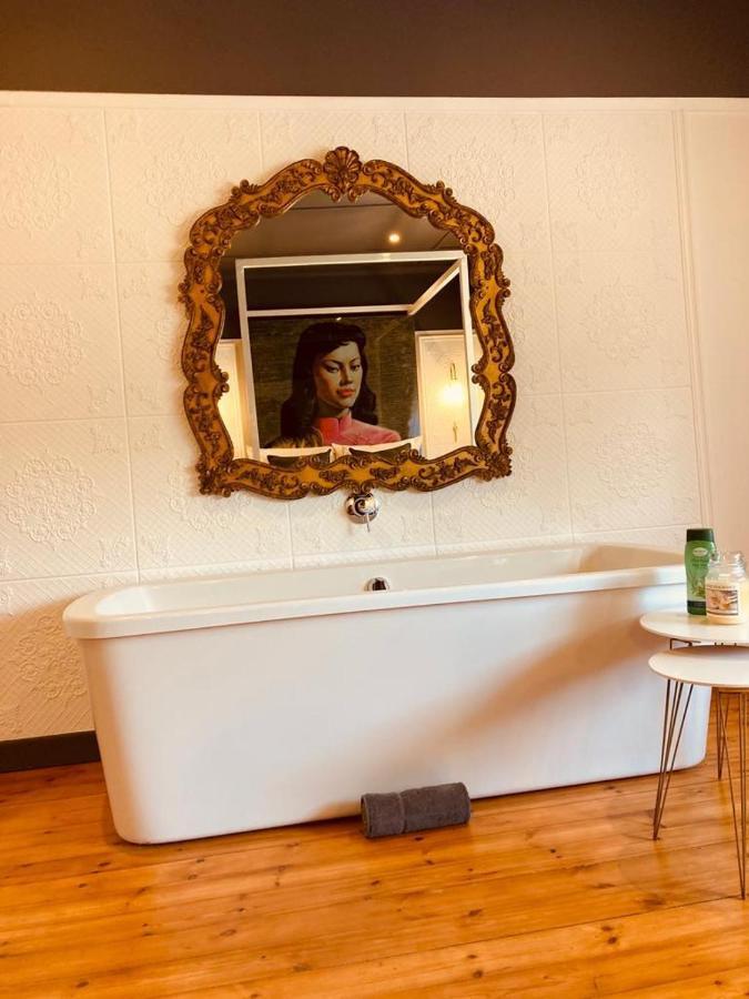 ロバートソン Cellar In Town Bed & Breakfast エクステリア 写真