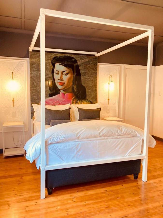 ロバートソン Cellar In Town Bed & Breakfast エクステリア 写真